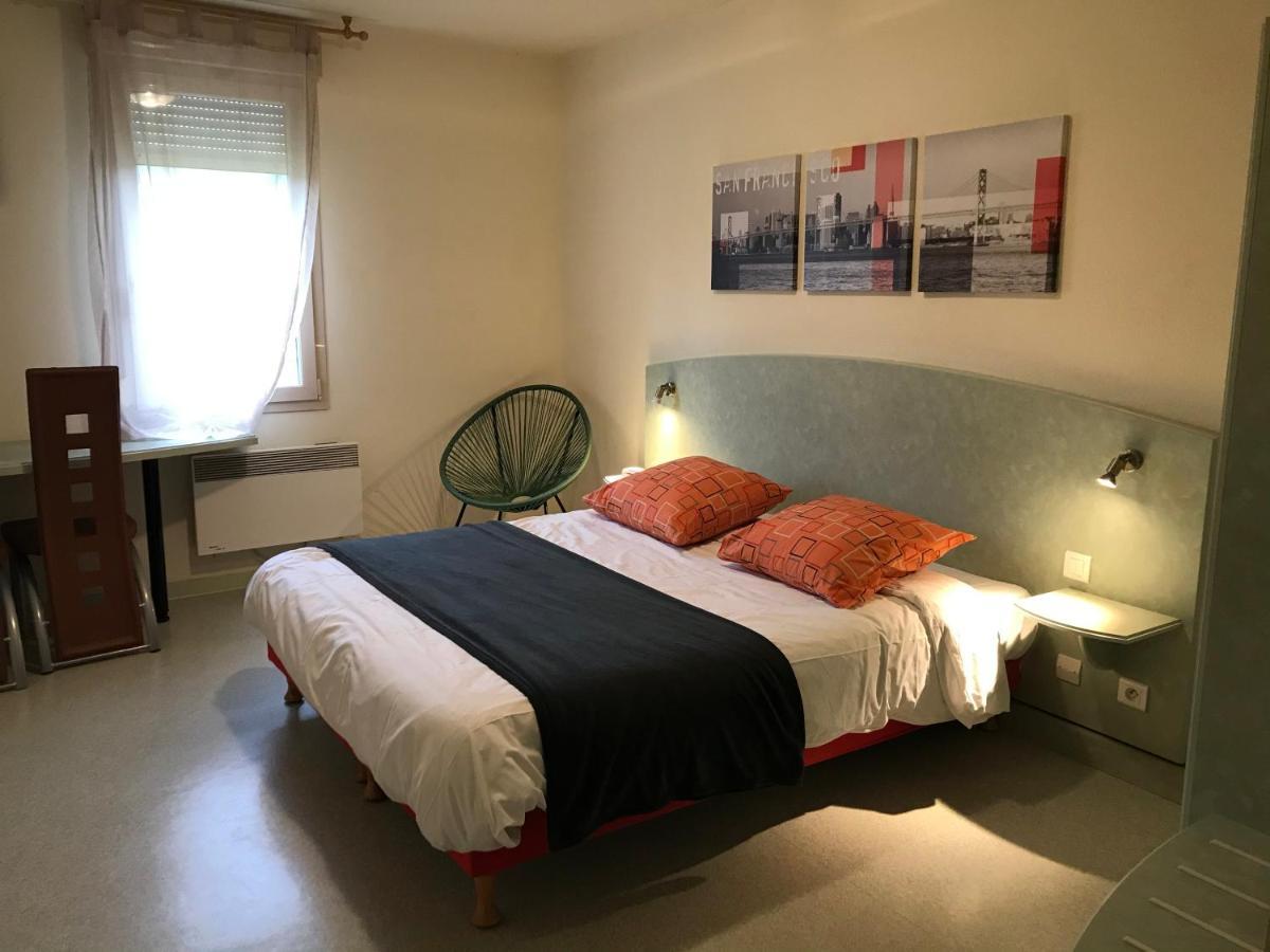 Abel Hotel Langeac ภายนอก รูปภาพ