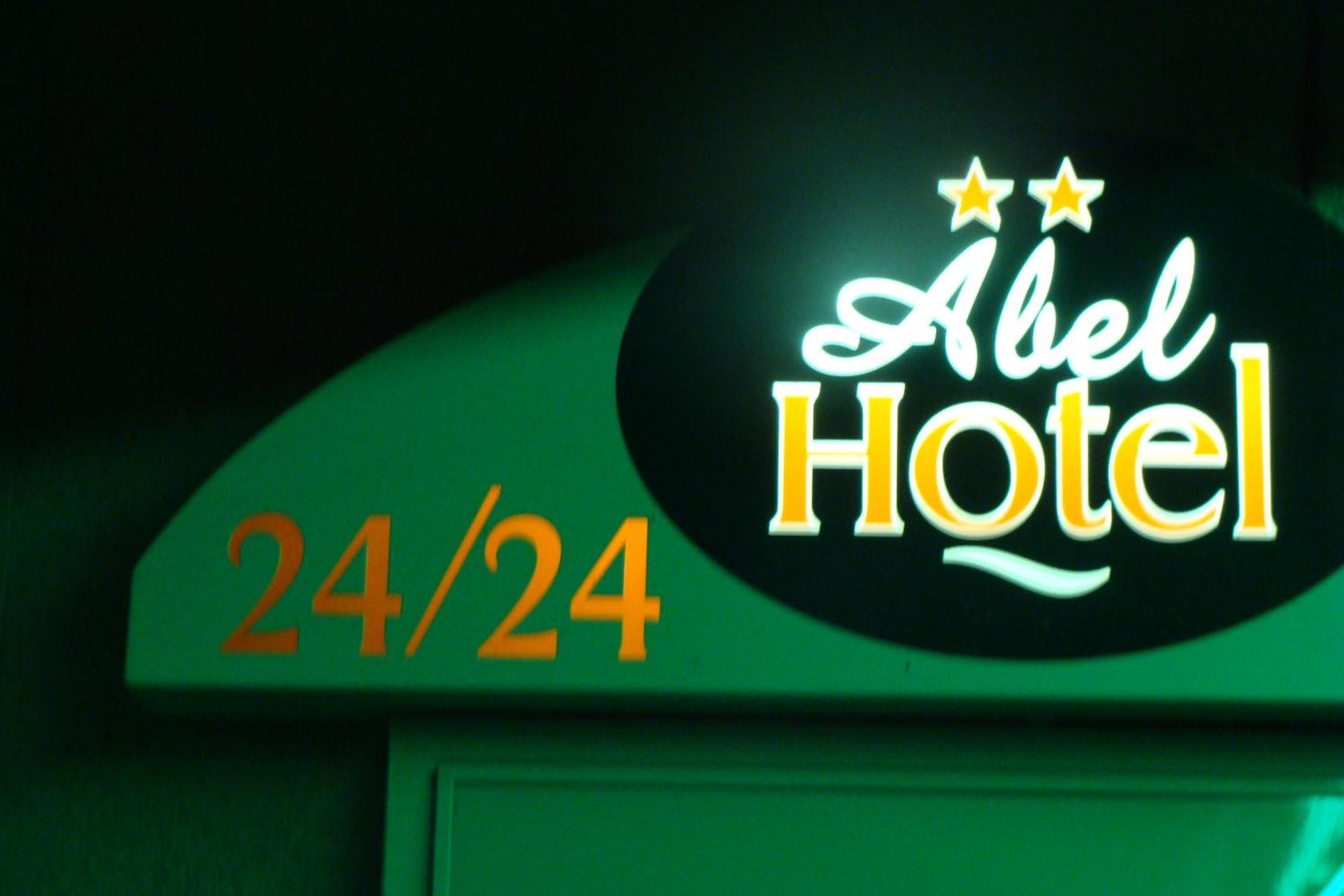 Abel Hotel Langeac ภายนอก รูปภาพ